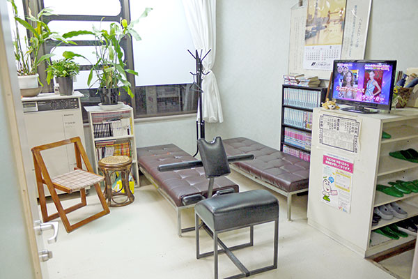 橋本接骨院待合室
